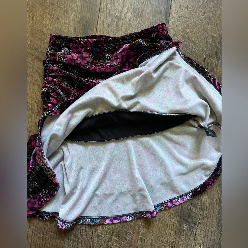 SO Floral Velvet Mini Skirt Ruched Ruffle Hem dark fairycore‎ size XS